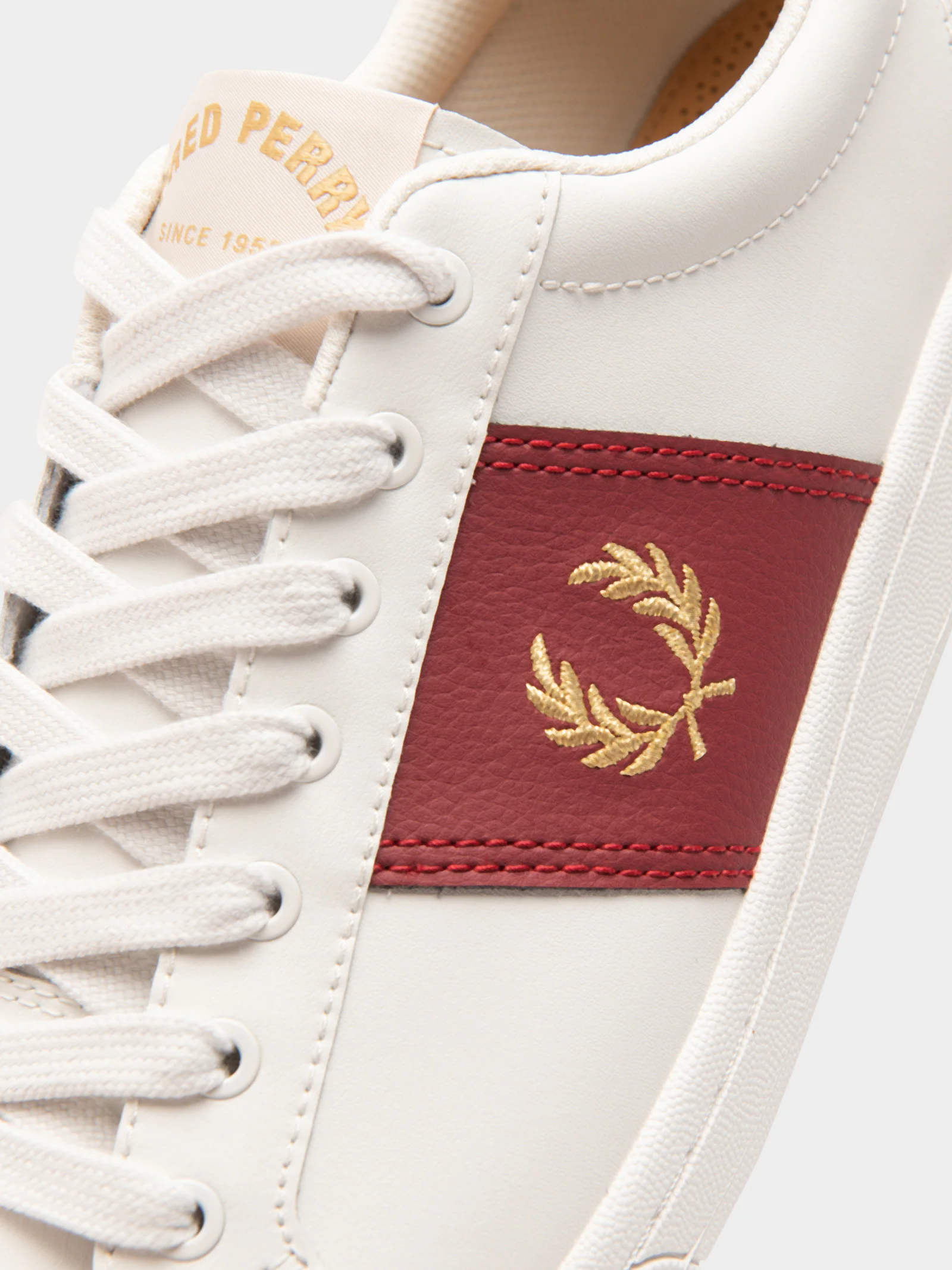 B721 Gold Detail Leather Sneaker - Image 3
