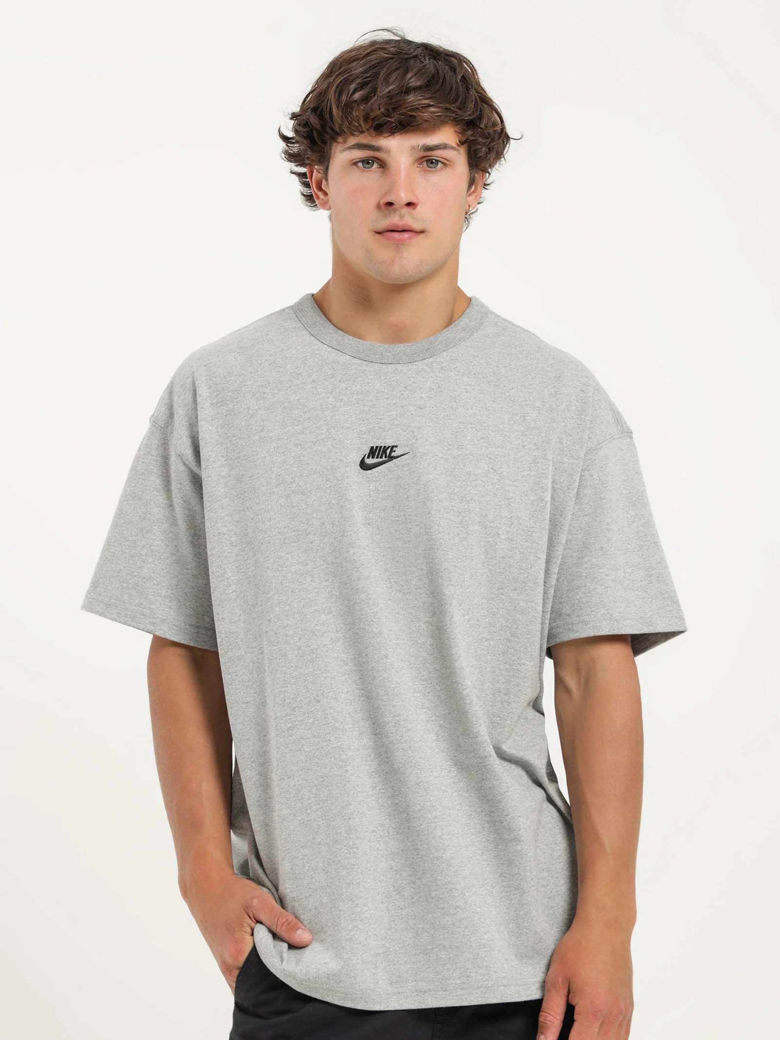 Sportswear Premium Essentials T-Shirt - Image 5