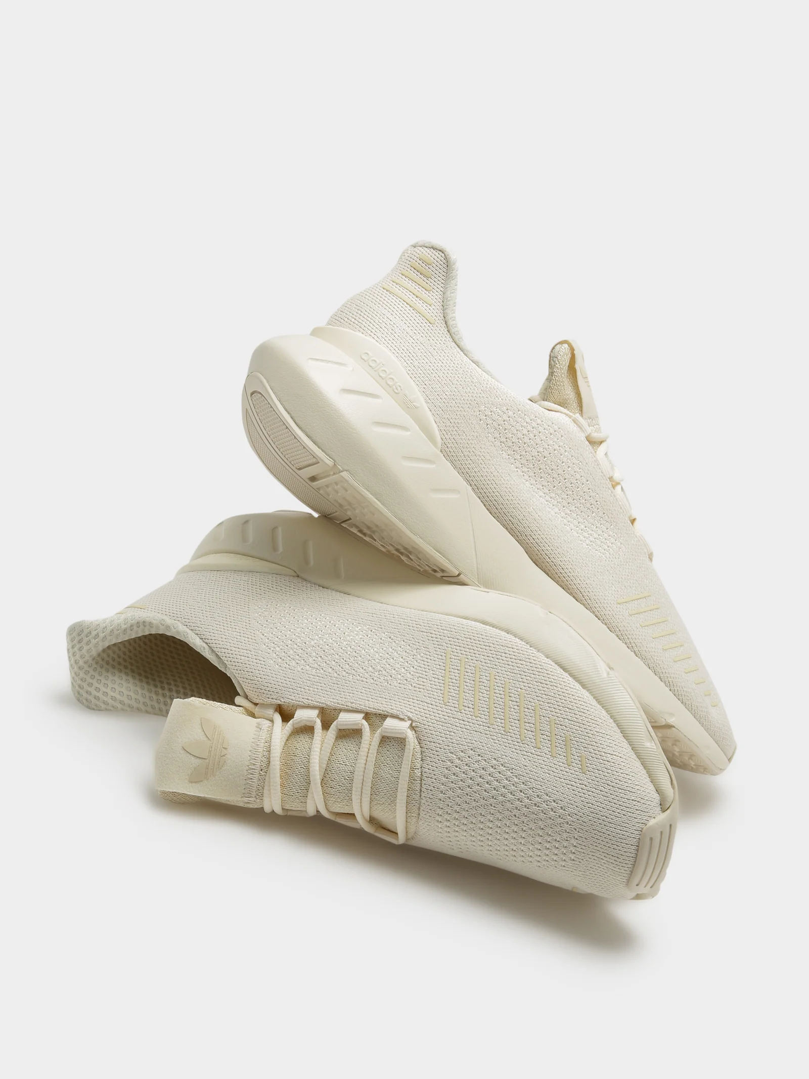 Womens Swift Run 22 Sneakers - Image 3