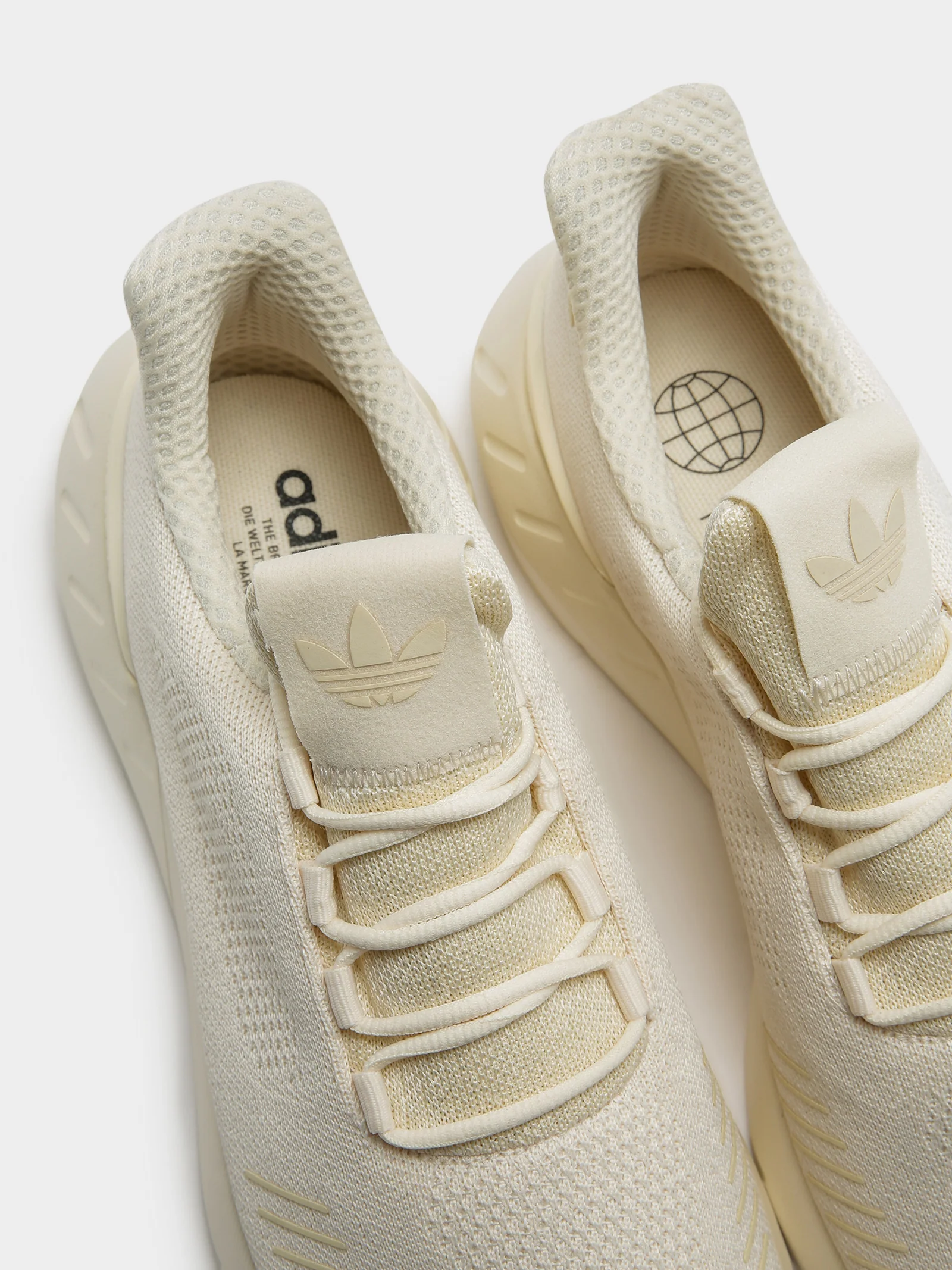 Womens Swift Run 22 Sneakers - Image 4